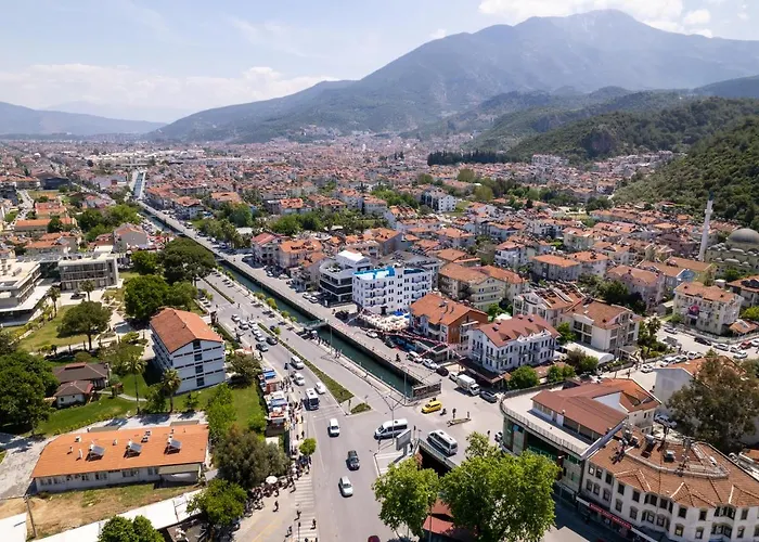 埃尔奥卢城市酒店